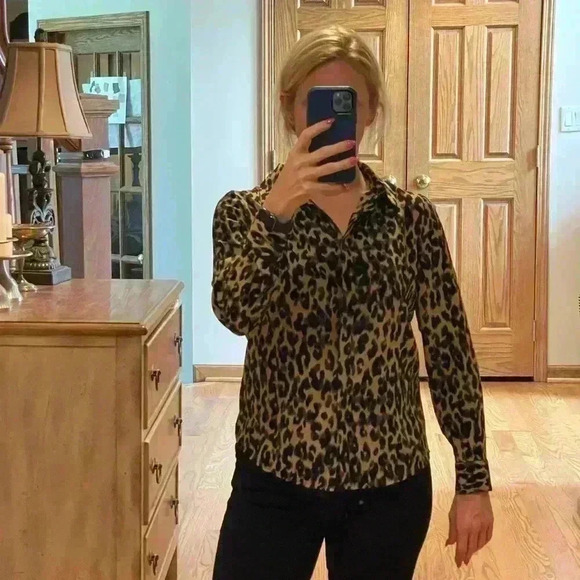 Halogen Hidden Button Animal Print Button Down Blouse. - Picture 12 of 12